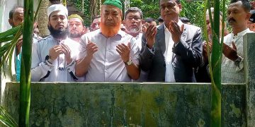 বাগেরহাটের নিহত সাংবাদিকের পরিবারের পাশে দাঁড়ালেন সাবেক এমপি এম এ এইচ সেলিম।