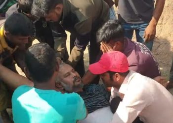 পরিবেশ অধিদপ্তরের অভিযানে অসুস্থ হয়ে পড়লেন ইট ভাটার মালিক।