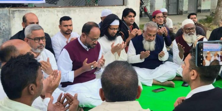 বিএনপি চেয়ারপার্সন বেগম খালেদা জিয়ার রোগ মুক্তি ও সুস্থতা কামনায় টাঙ্গাইলে জিয়া মঞ্চের দোয়া মাহফিল।