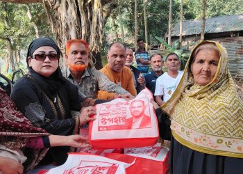 বেগম খালেদা জিয়ার সুস্থতা কামনায় টাঙ্গাইলে অসহায়দের মাঝে শীতবস্ত্র বিতরণ।