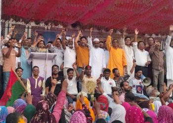 জামালপুরের মাদারগঞ্জ উপজেলা বিএনপির উদ্যোগে জাতীয় বিপ্লব ও  সংহতি দিবসে আলোচনা সভায় নেতাকর্মীদের ঢল।