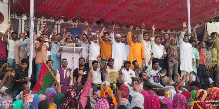 জামালপুরের মাদারগঞ্জ উপজেলা বিএনপির উদ্যোগে জাতীয় বিপ্লব ও সংহতি দিবসে আলোচনা সভায় নেতাকর্মীদের ঢল।