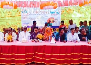 কুড়িগ্রামে জাতীয়তাবাদী  মহিলা দলের ধানের শীষে ভোট চেয়ে উঠান বৈঠক।