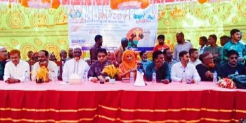 কুড়িগ্রামে জাতীয়তাবাদী  মহিলা দলের ধানের শীষে ভোট চেয়ে উঠান বৈঠক।