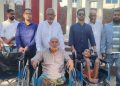 টাঙ্গাইলে সুলতান সালাউদ্দিন টুকুর পক্ষে প্রতিবন্ধীদের মাঝে হুইল চেয়ার বিতরণ।