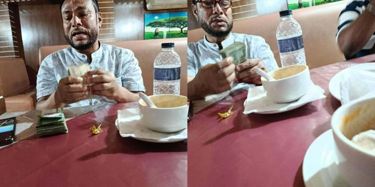 ভাইরাল ছবিকে কেন্দ্র করে বিতর্কিত মানিকগঞ্জ পৌরসভার নির্বাহী প্রকৌশলী শাহাদাৎ।