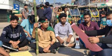 হাদী হত্যাকারীদের বিচারের দাবীতে জামালপুরের মাদারগঞ্জে এনসিপি নেতাদের অবস্থান কর্মসূচী।