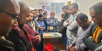 ওসমান হাদির স্বরণে টাঙ্গাইল প্রিন্ট মিডিয়া অ্যাসোসিয়সনের নিরবতা পালন।