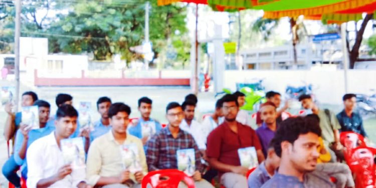 রৌমারীতে সুপরিচিত কবি হারুন মিয়ার ৫তম কবিতার বই ” প্রিয়া তুমি ” মোড়ক উন্মোচন।