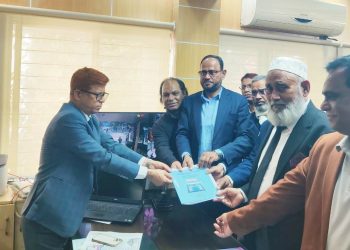 একসঙ্গে মনোনয়নপত্র নিলেন সালাম পিন্টু ও সুলতান সালাউদ্দিন টুকু।