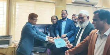 একসঙ্গে মনোনয়নপত্র নিলেন সালাম পিন্টু ও সুলতান সালাউদ্দিন টুকু।