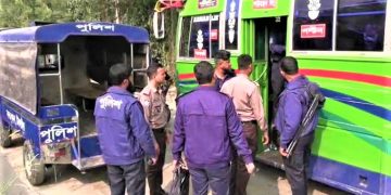 চলন্ত বাসে কলেজছাত্রীকে দলবদ্ধ যৌননিগ্রহের অভিযোগে গ্রেপ্তার- ৩-