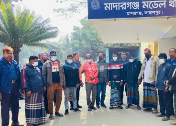 জামালপুরের মাদারগঞ্জে ৯ জুয়াড়ি আটক’ ৩ মোটরসাইকেলসহ নগদ টাকা জব্দ।  