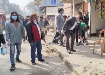 টাঙ্গাইল শহরকে পরিচ্ছন্ন ও ফুটপাথ দখল মুক্ত করতে পৌর প্রশাসকের অভিযান শুরু।