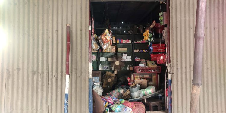 ভূঞাপুরে রাতের আঁধারে টিনের বেড়া কেটে দুর্ধর্ষ চুরি।