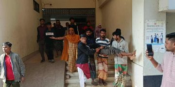 মাদারগঞ্জে বিদ্যুৎপৃষ্টে রাজমিস্ত্রির মৃত্যু! স্বজনদের অভিযোগ চিকিৎসকের গাফলেতি।