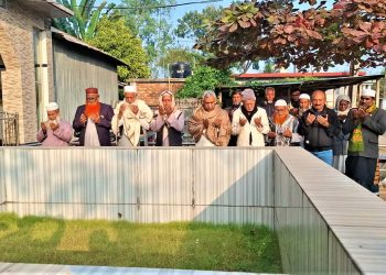 সখীপুরে প্রয়াত বরেণ্য ব্যক্তিদের কবর জিয়ারত করলেন সালাউদ্দিন।