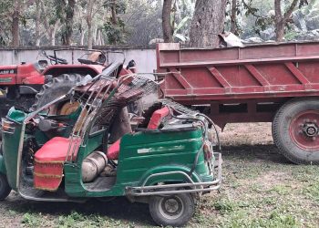 জামালপুরের মাদারগঞ্জে মৃত ফুফুকে দেখতে যাওয়ার পথে   সড়ক দুর্ঘটনায় ভাতিজার মৃত্যু! আহত-৩ আটক-১ –