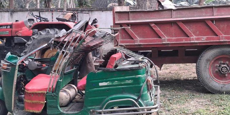 জামালপুরের মাদারগঞ্জে মৃত ফুফুকে দেখতে যাওয়ার পথে সড়ক দুর্ঘটনায় ভাতিজার মৃত্যু! আহত-৩ আটক-১ –