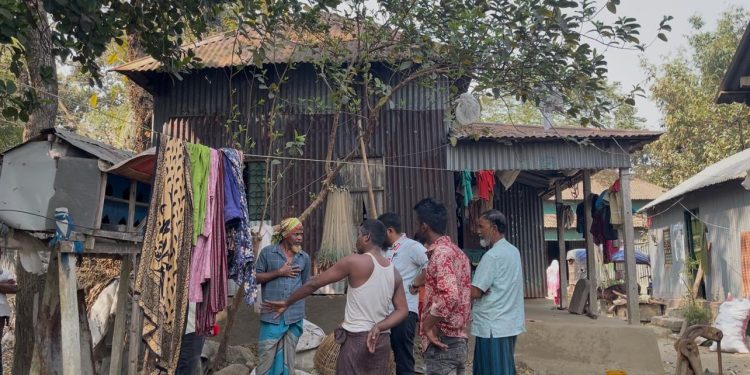 ধামরাইয়ে জোরপূর্বক জমি দখলে রাখার অভিযোগ, বারংবার বিচারেও মিলছে না সমাধান।