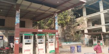 টাঙ্গাইলে পাম্পে তেল সংকট, বাইরে বেশি দামে বিক্রি,ভোগান্তিতে সাধারণ মানুষ।