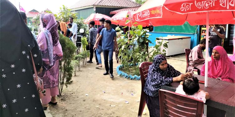 ঈদে টাঙ্গাইলের বিনোদন কেন্দ্রে উপচেপড়া ভিড়।