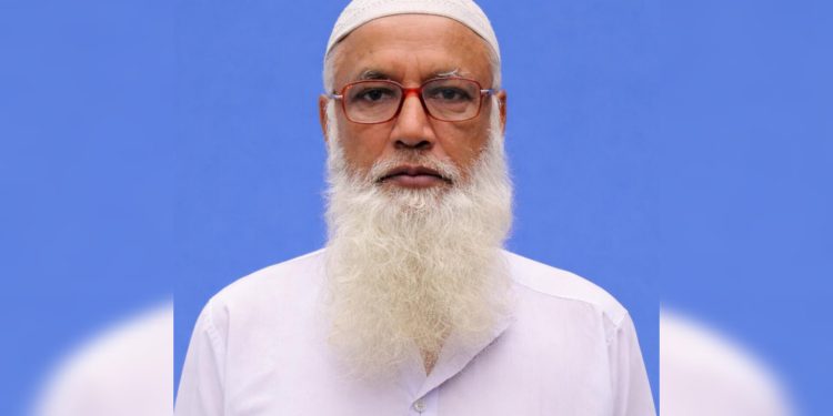 অবসরের দুই বছরেও মেলেনি কল্যাণ ট্রাস্টের টাকা, ঋণের চাপে দিশেহারা অসুস্থ শিক্ষক আনোয়ারুল ইসলাম।