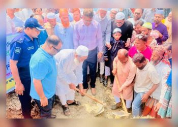 গোপালপুরে তিন দশক পর গোয়ালবাড়ী খাল পুনঃখনন কাজ শুরু।