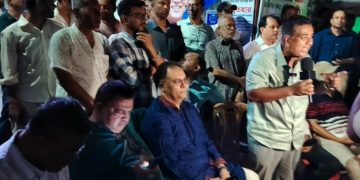 প্রেসক্লাবে অতর্কিত হামলায় কর্মরত সাংবাদিকরা লাঞ্ছিত।