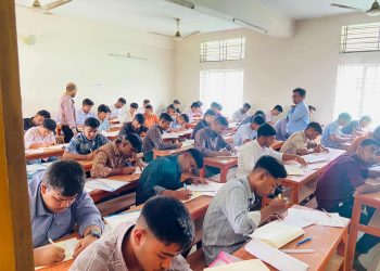 জামালপুরের মাদারগঞ্জে ৭  টি কেন্দ্রে এসএসসি ও সমমান  পরীক্ষায় অংশ নিলেন ৩১৭১ জন পরীক্ষার্থী।