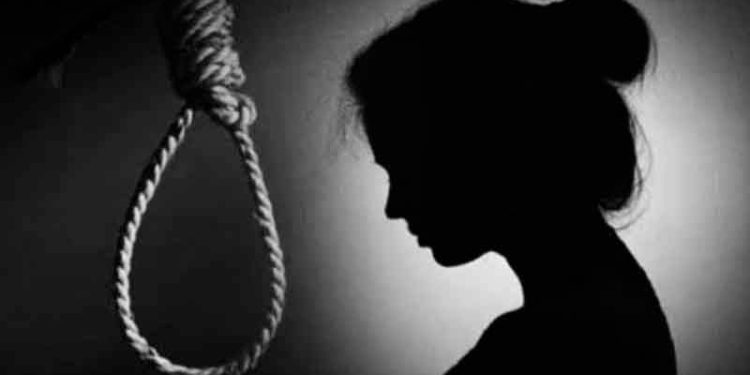 সালিশে নির্যাতনের অভিযোগ, তরুণীর মৃত্যুকে ঘিরে শিবালয়ে আতঙ্ক ও নীরবতা।