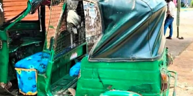 টাঙ্গাইলে সিএনজি-মোটরসাইকেল সংঘর্ষে তিন শিক্ষার্থী নিহত।