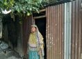 রৌমারীতে অসহায় নারীকে বিবাহ করে ভরণপোষণ না দেওয়ার অভিযোগ স্ত্রী আন্জুয়ারা খাতুনের।