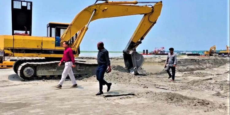 যমুনার তীর-চর কাটার দায়ে ১১ যন্ত্রাদি জব্দ-জরিমানা ও কারাদণ্ড।