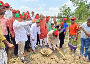 জামালপুরের মাদারগঞ্জে সাড়ে ৪ কিঃমিঃ খাল খননের শুভ উদ্বোধন। 