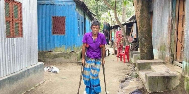 সহযোগিতা পেলে সুস্থ হয়ে কর্মস্থলে ফিরতে চান ডায়াবেটিসে আক্রান্ত চায়ের দোকানদার সুজন।