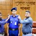 পাবনায় পদোন্নতিপ্রাপ্ত পুলিশ সদস্যকে র‍্যাংক ব্যাজ পরালেন পুলিশ সুপার।