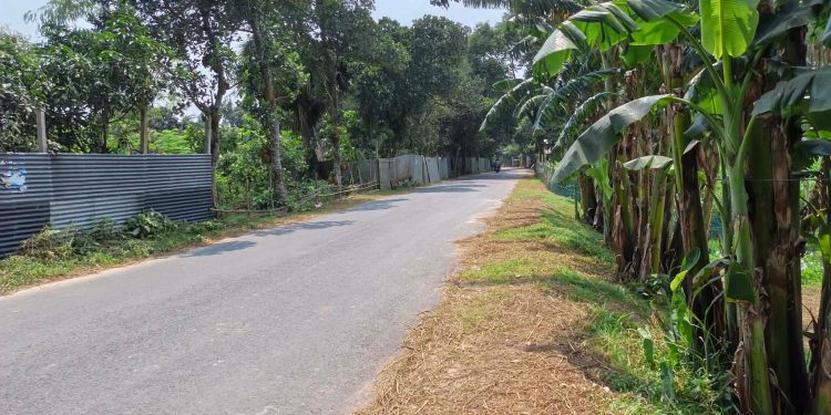 মাদারগঞ্জে তীব্র তাপদাহে অতিষ্ঠ জনজীবন: ৪০ ডিগ্রি ছুঁইছুঁই তাপমাত্রা।