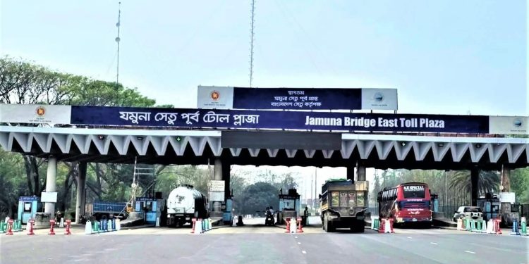 যমুনা সেতুতে ২৪ ঘণ্টায় টোল আদায় ২ কোটি টাকার বেশি।