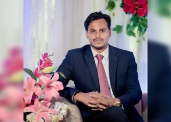 ভালুকায় স্থানীয় কয়েকজনের অনুমতিতে বনের জায়গায় করেছেন ঘর বন্ধ করেছেন প্রতিবেশীর রাস্তা ৷ 