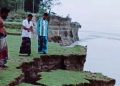 রৌমারীতে ব্রহ্মপুত্র নদের করাল গ্রাসে হারিয়ে যাওয়ার পথে কয়েকটি গ্রামের মানচিত্র।