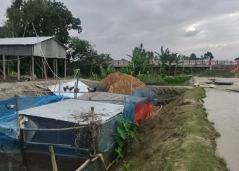 মাদারগঞ্জে সাড়ে ৩ কোটি টাকার সেতুর মুখ ভরাট, বন্ধ পানির প্রবাহ, ক্ষুব্ধ এলাকাবাসী লিখিত অভিযোগ।
