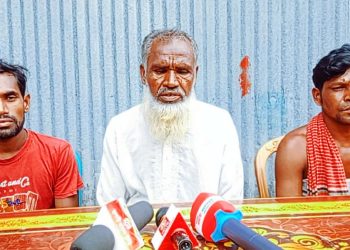 মিথ্যা মামলায় হয়রানির অভিযোগে আব্দুল গফুর মিয়ার সংবাদ সম্মেলন।