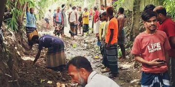 রৌমারীতে দীর্ঘদিন ভোগান্তির পর উদ্ধার হলো বন্ধ রাখা সরকারি রাস্তা।