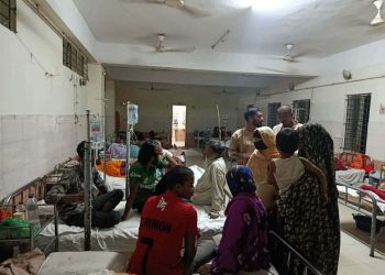 মাদারগঞ্জে টিউবওয়েলের পানি খেয়ে অচেতন একই পরিবারের ৫ জন’হাসপাতালে ভর্তি।
