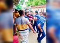 পাবনায় ওয়ারেন্টভুক্ত যুবলীগ নেতাকে ছিনতাই, ভিডিও ছড়িয়ে সোশ্যাল মিডিয়ায় তোলপাড়।