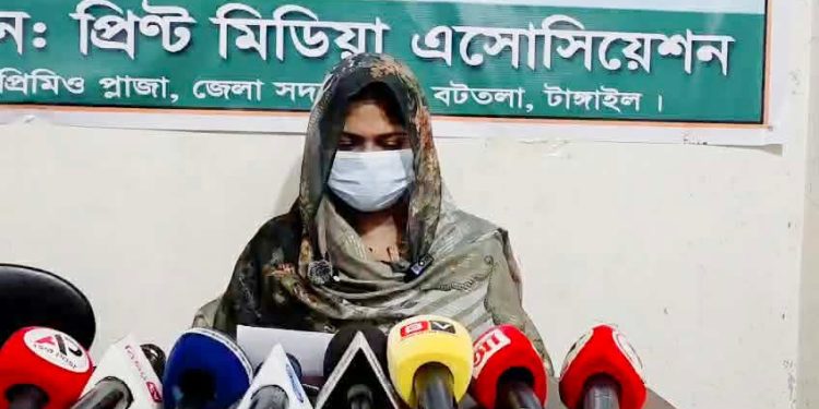 মারধর করে বাড়ি থেকে বের করে দেওয়া হয়েছে’, স্বামীর বিরুদ্ধে নারীর অভিযোগ।