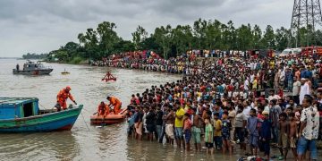 যমুনা নদীতে গোসল করতে নেমে পাবনায় দুই স্কুলছাত্র নিখোঁজ।
