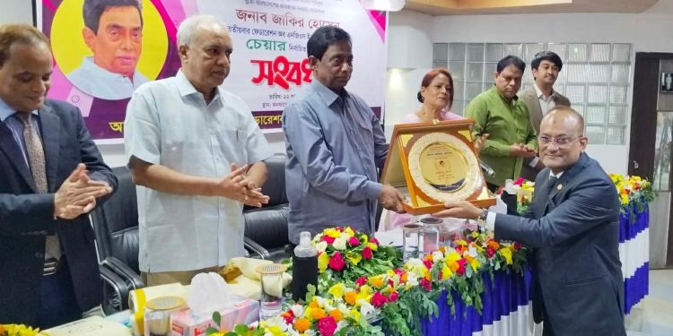 এফএনবি কেন্দ্রীয় কমিটির চেয়ার নির্বাচিত হওয়ায় জাকির হোসেনকে টাঙ্গাইলে সংবর্ধনা।