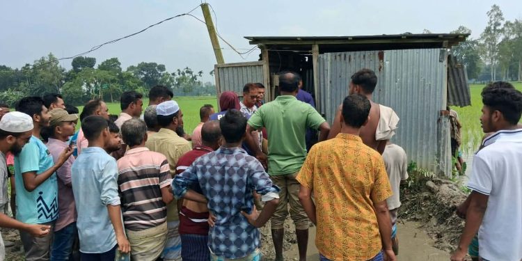 মাদারগঞ্জে নিখোঁজের ১০ ঘন্টাপর সেচপাম্প থেকে রুপসী নামে নারীর ম*র*দে*হ উ*দ্ধা*র।